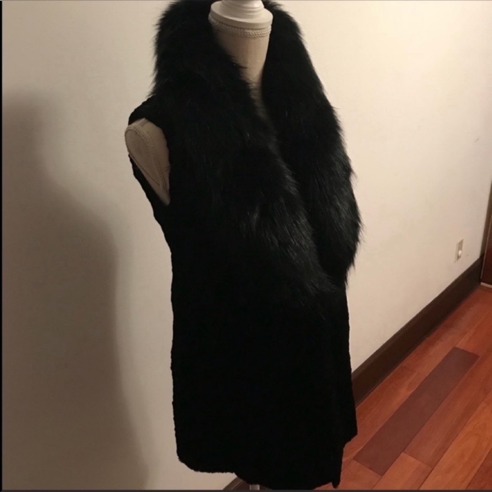 Ivanka Trump nice black velvet faux fur ve…